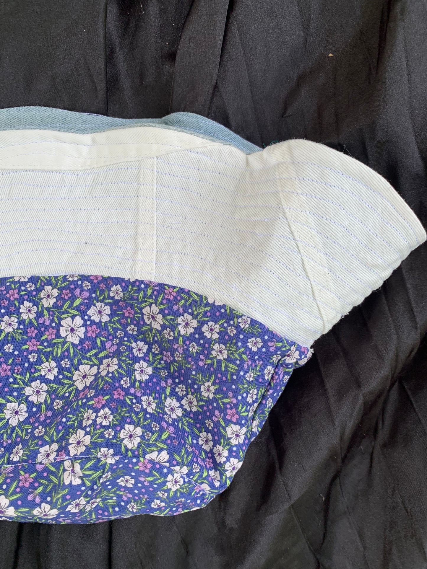 Floppy Jean reversible bucket hat