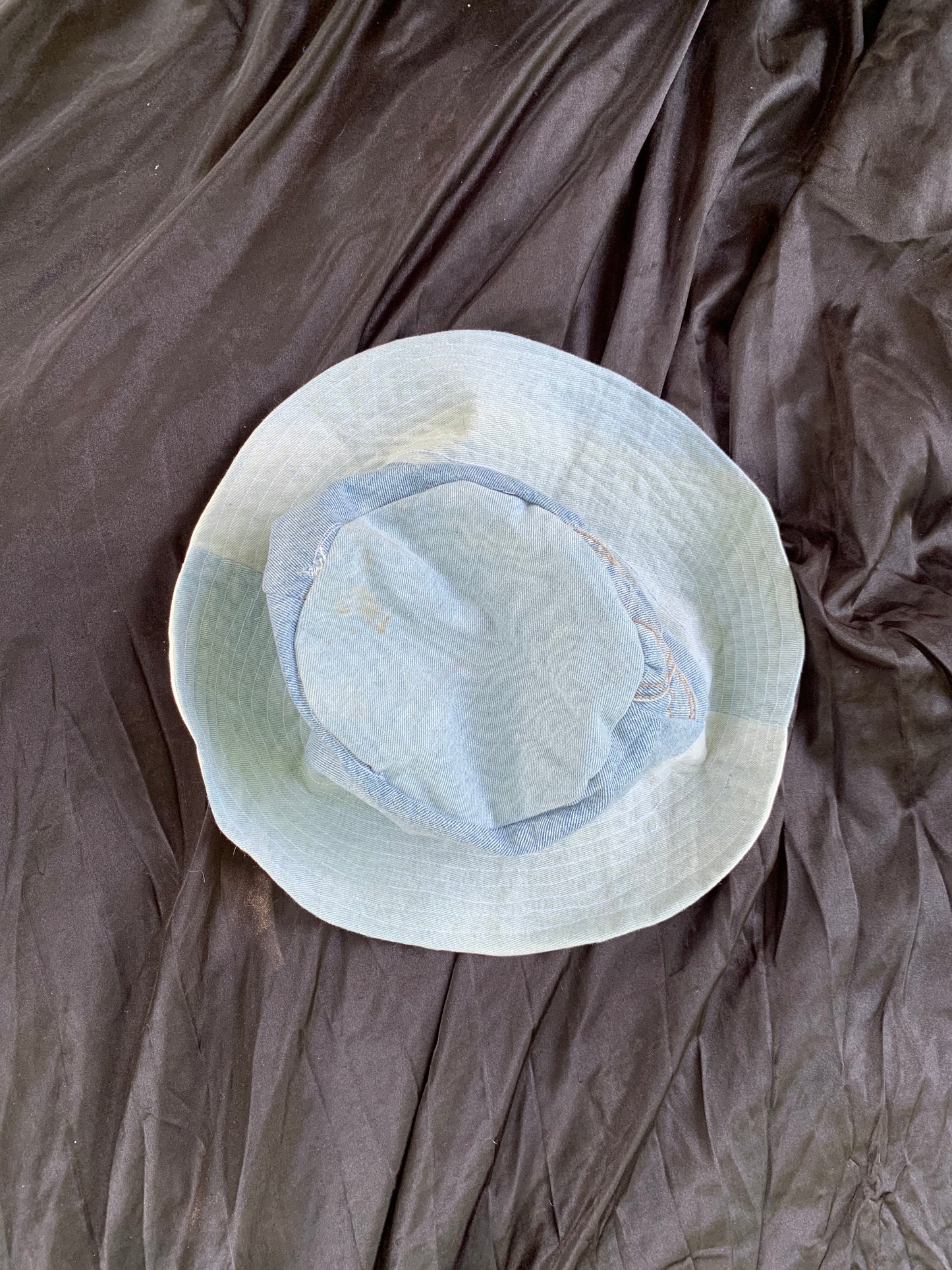 Floppy Jean reversible bucket hat