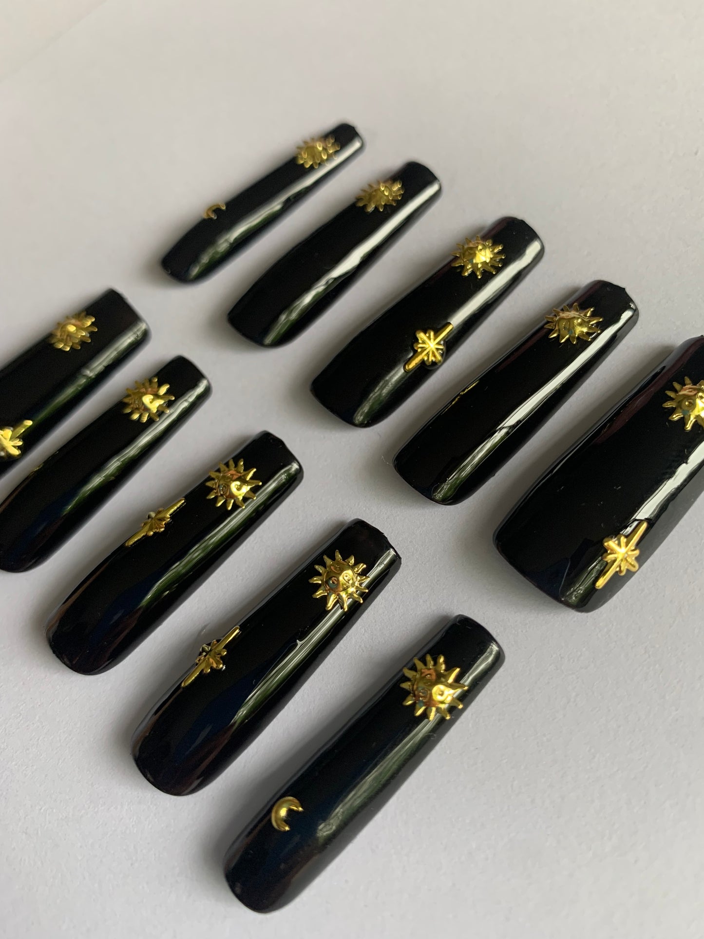 Black and gold reusable press on nails